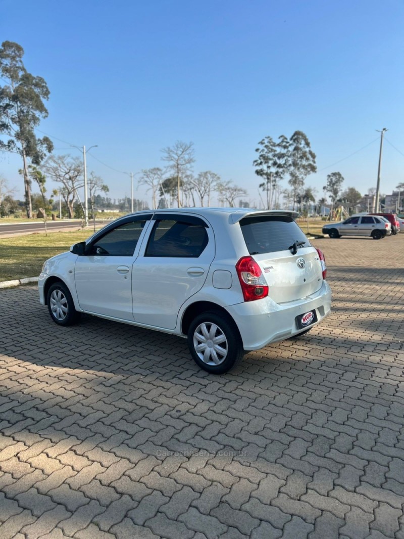 ETIOS 1.3 X 16V FLEX 4P MANUAL - 2018 - LAJEADO