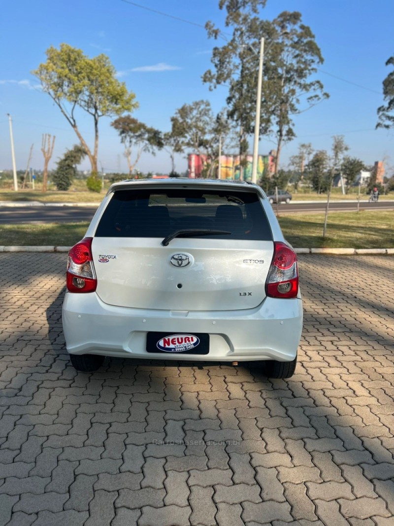 ETIOS 1.3 X 16V FLEX 4P MANUAL - 2018 - LAJEADO