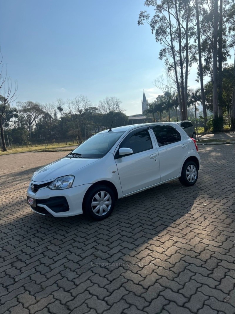 ETIOS 1.3 X 16V FLEX 4P MANUAL - 2018 - LAJEADO