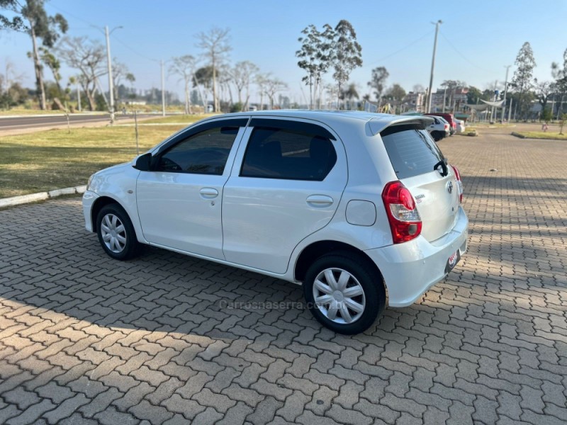 ETIOS 1.3 X 16V FLEX 4P MANUAL - 2018 - LAJEADO
