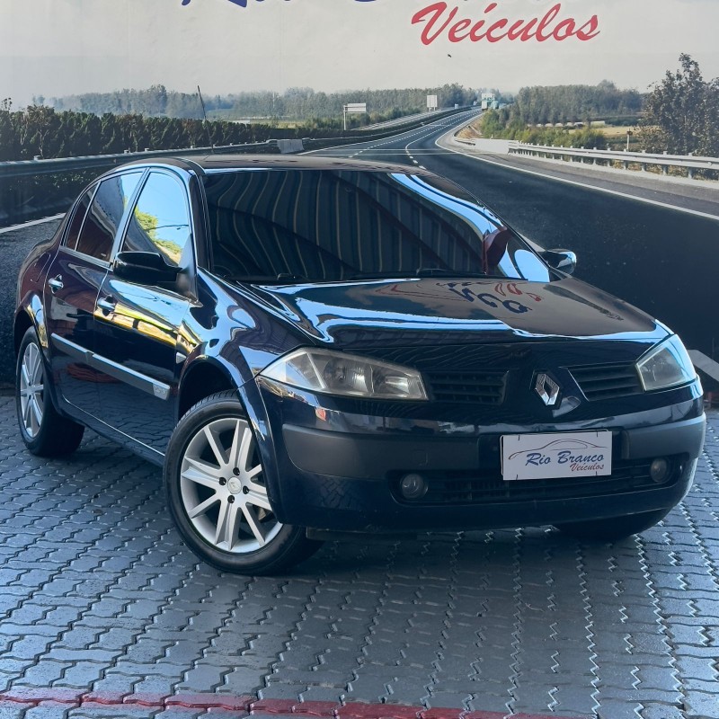 MÉGANE 2.0 DYNAMIQUE SEDAN 16V GASOLINA 4P MANUAL - 2007 - CAXIAS DO SUL