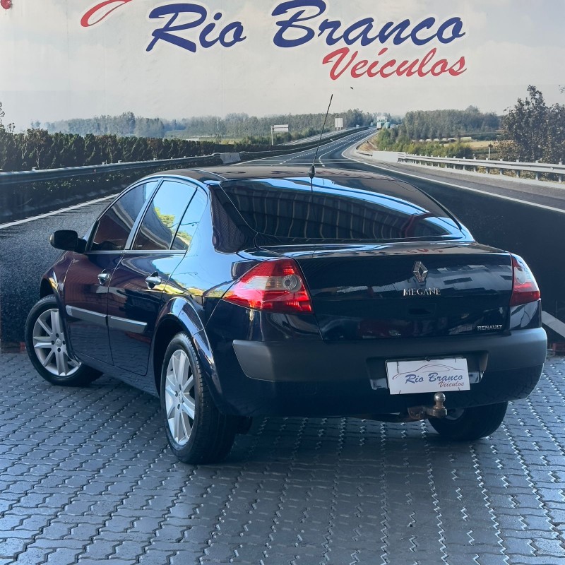 MÉGANE 2.0 DYNAMIQUE SEDAN 16V GASOLINA 4P MANUAL - 2007 - CAXIAS DO SUL