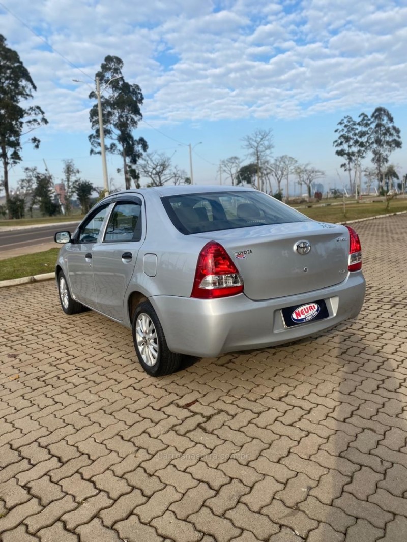 ETIOS 1.5 X PLUS 16V FLEX 4P MANUAL - 2013 - LAJEADO