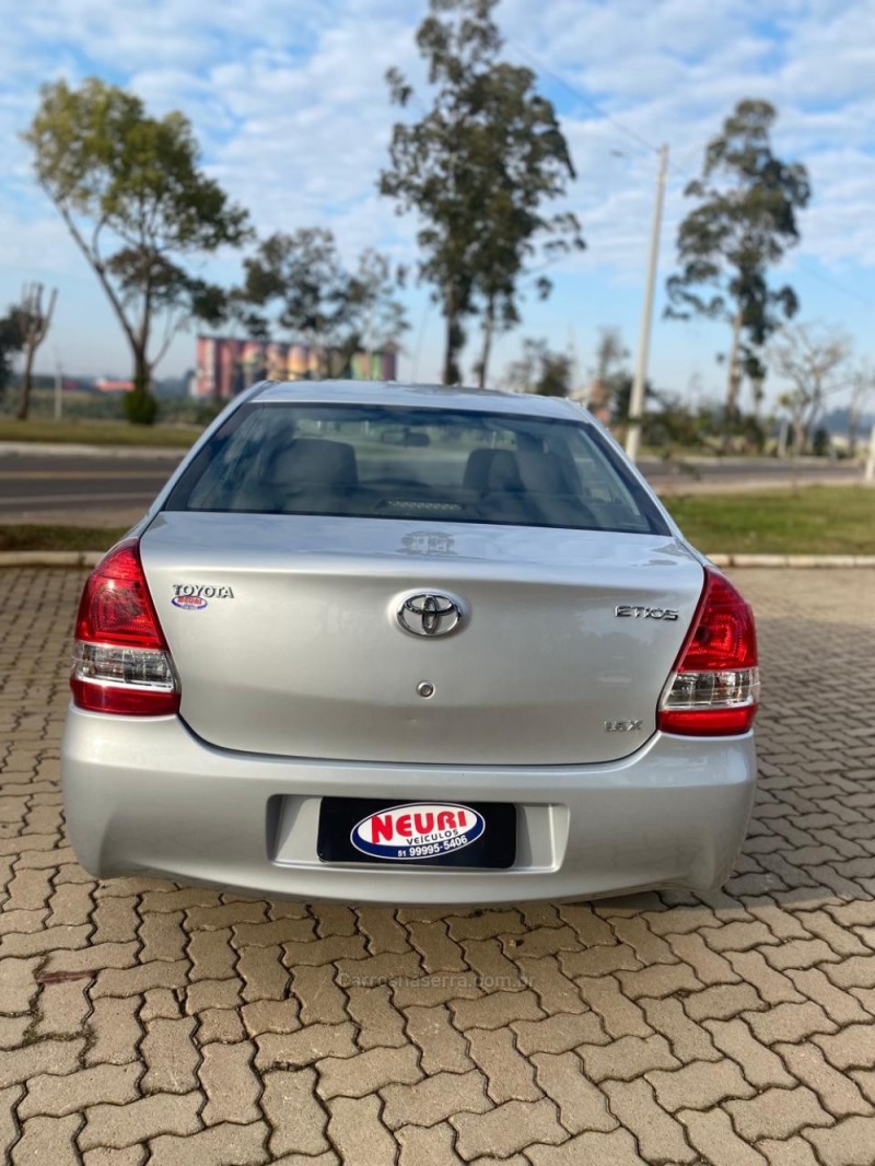 ETIOS 1.5 X PLUS 16V FLEX 4P MANUAL - 2013 - LAJEADO