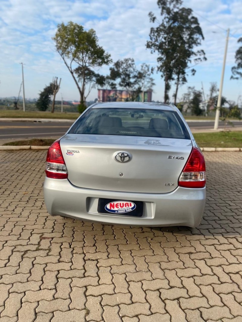 ETIOS 1.5 X PLUS 16V FLEX 4P MANUAL - 2013 - LAJEADO