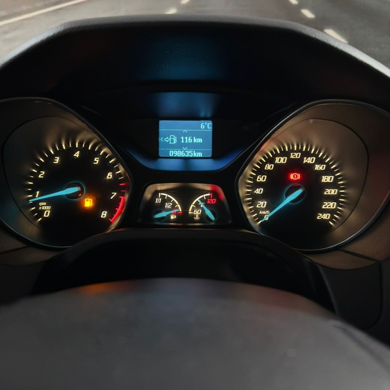 FOCUS 1.6 SE 16V FLEX 4P MANUAL - 2015 - CAXIAS DO SUL