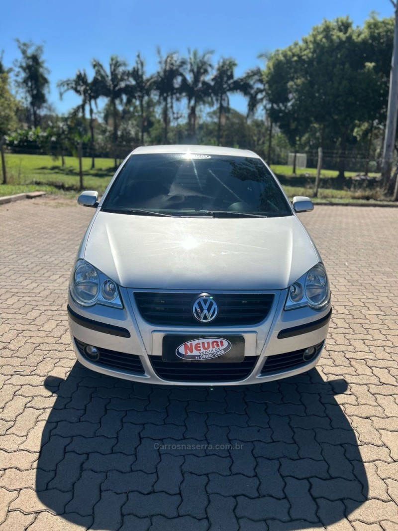 POLO SEDAN 1.6 MI COMFORTLINE 8V FLEX 4P AUTOMATIZADO - 2010 - LAJEADO