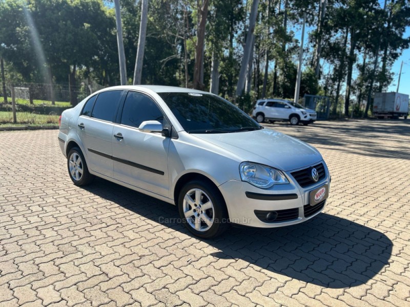 POLO SEDAN 1.6 MI COMFORTLINE 8V FLEX 4P AUTOMATIZADO - 2010 - LAJEADO