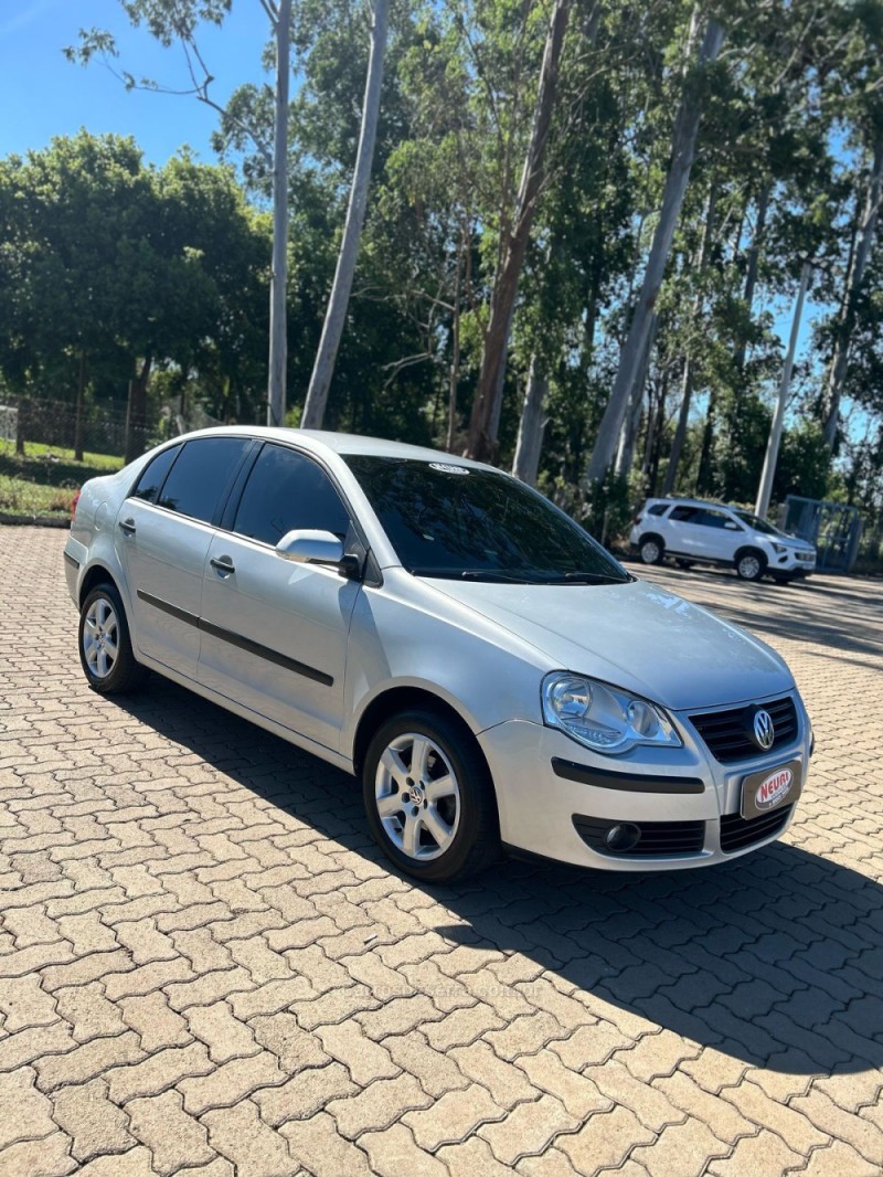 POLO SEDAN 1.6 MI COMFORTLINE 8V FLEX 4P AUTOMATIZADO - 2010 - LAJEADO