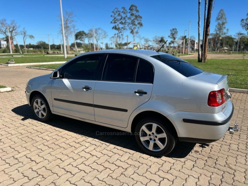 POLO SEDAN 1.6 MI COMFORTLINE 8V FLEX 4P AUTOMATIZADO - 2010 - LAJEADO