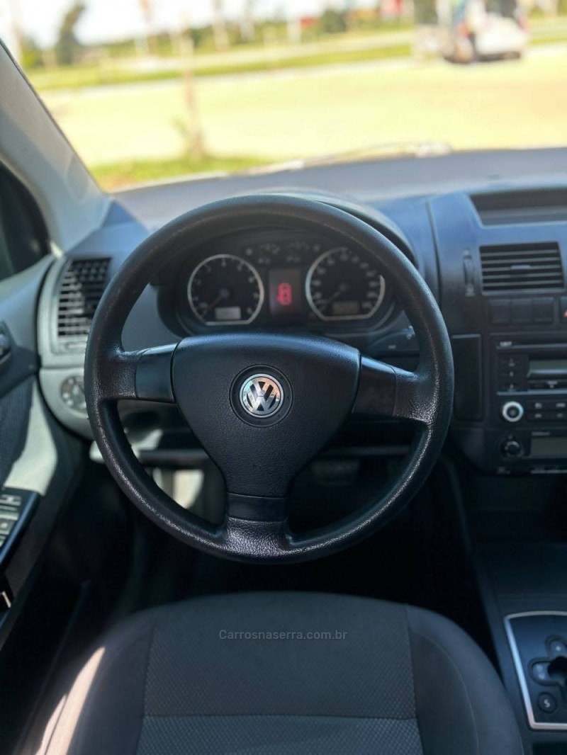 POLO SEDAN 1.6 MI COMFORTLINE 8V FLEX 4P AUTOMATIZADO - 2010 - LAJEADO