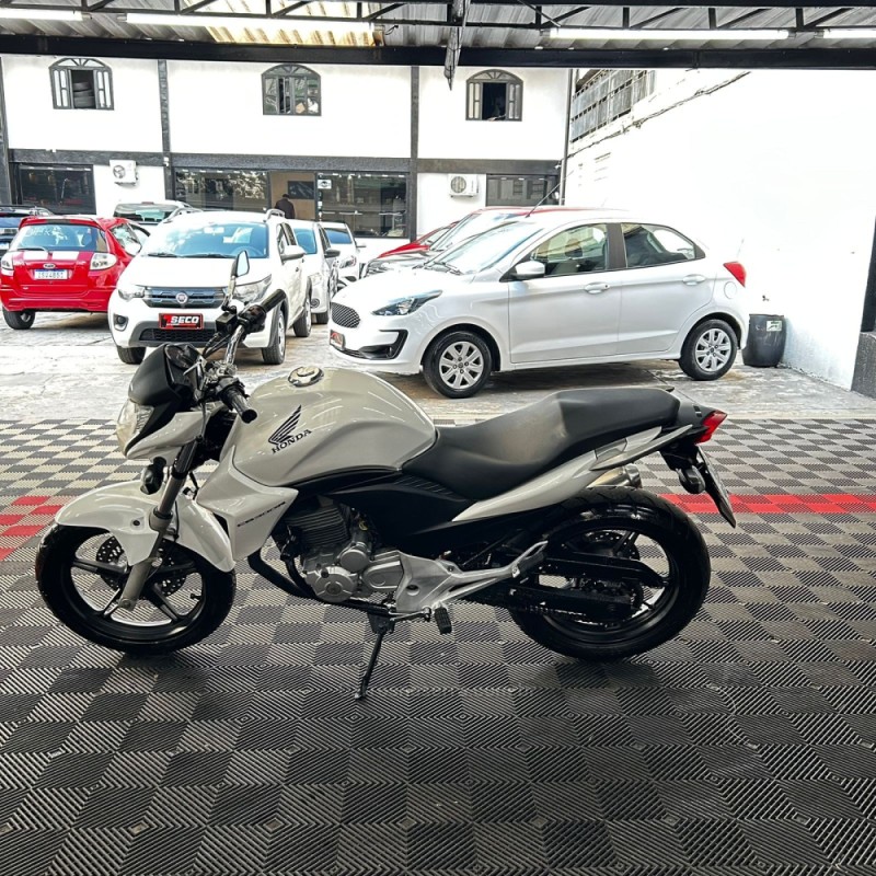 CB 300R  - 2015 - PASSO FUNDO
