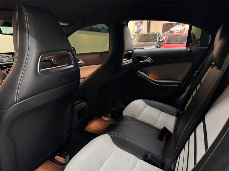 A 200 1.6 TURBO URBAN 16V GASOLINA 4P AUTOMÁTICO - 2015 - NOVO HAMBURGO