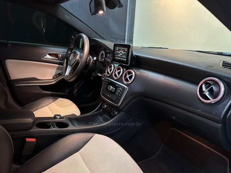 A 200 1.6 TURBO URBAN 16V GASOLINA 4P AUTOMÁTICO - 2015 - NOVO HAMBURGO