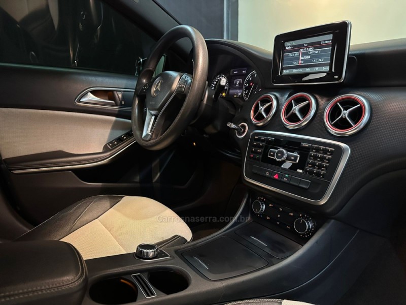 A 200 1.6 TURBO URBAN 16V GASOLINA 4P AUTOMÁTICO - 2015 - NOVO HAMBURGO