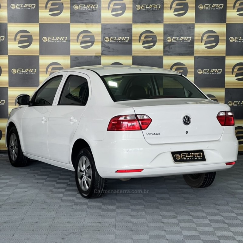 VOYAGE 1.0 MI 8V FLEX 4P MANUAL - 2013 - PORTãO