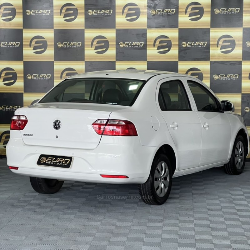 VOYAGE 1.0 MI 8V FLEX 4P MANUAL - 2013 - PORTãO