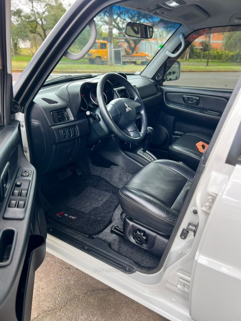 PAJERO TR4 2.0 4X2 16V 140CV FLEX 4P AUTOMÁTICO - 2015 - MONTENEGRO