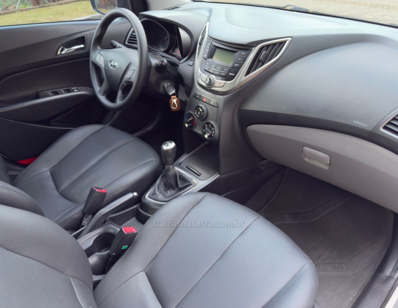 HB20S 1.6 COMFORT STYLE 16V FLEX 4P MANUAL - 2015 - CANELA