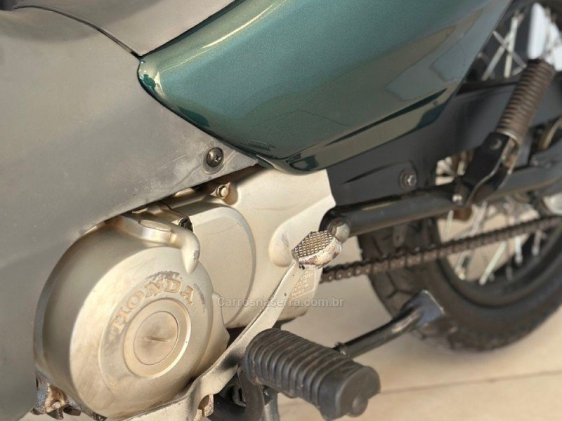 BIZ 100 ES - 2004 - ENCANTADO