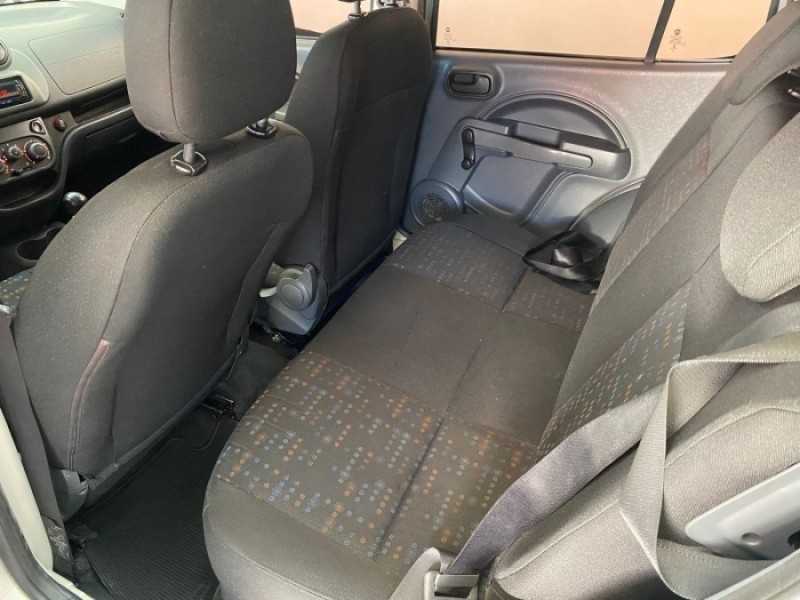 UNO 1.0 EVO VIVACE 8V FLEX 4P MANUAL - 2014 - CAXIAS DO SUL
