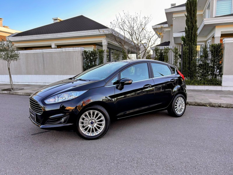 FIESTA 1.6 TITANIUM PLUS HATCH 16V FLEX 4P AUTOMÁTICO