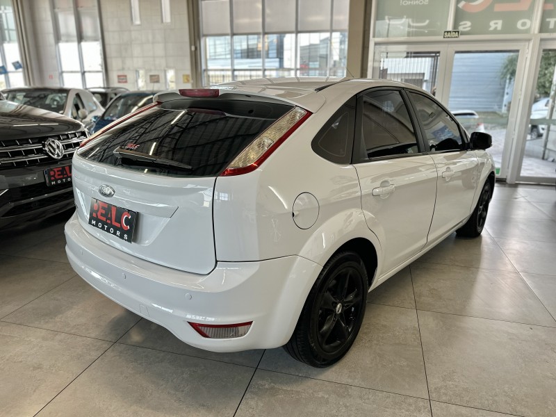 FOCUS 1.6 GLX 8V FLEX 4P MANUAL - 2011 - CAXIAS DO SUL