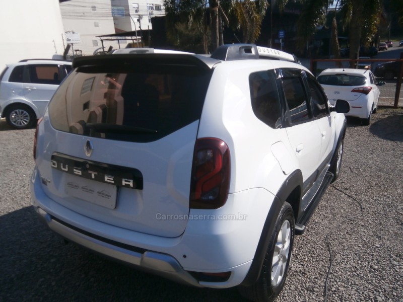DUSTER 1.6 DYNAMIQUE 4X2 16V FLEX 4P MANUAL - 2016 - FARROUPILHA