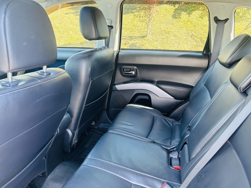 OUTLANDER 3.0 GT 4X4 V6 24V GASOLINA 4P AUTOMÁTICO - 2011 - BENTO GONçALVES