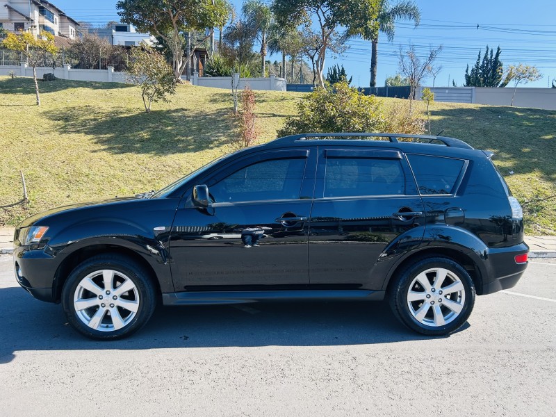 OUTLANDER 3.0 GT 4X4 V6 24V GASOLINA 4P AUTOMÁTICO - 2011 - BENTO GONçALVES
