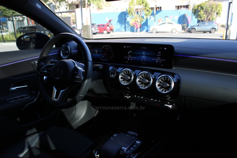 CLA 250 2.0 SPORT 16V TURBO GASOLINA 4P AUTOMÁTICO - 2023 - CAXIAS DO SUL