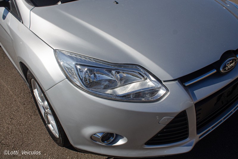 FOCUS 1.6 SE HATCH 16V FLEX 4P AUTOMÁTICO - 2014 - FARROUPILHA