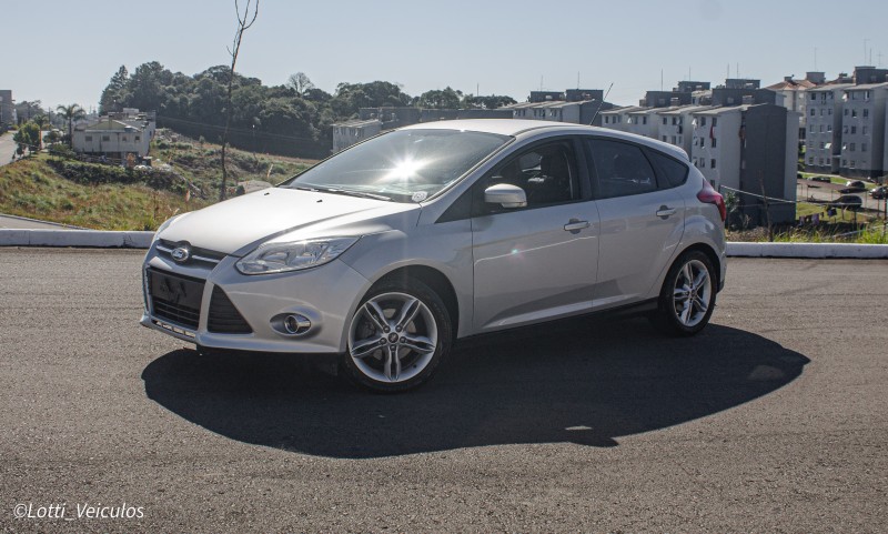 FOCUS 1.6 SE HATCH 16V FLEX 4P AUTOMÁTICO - 2014 - FARROUPILHA