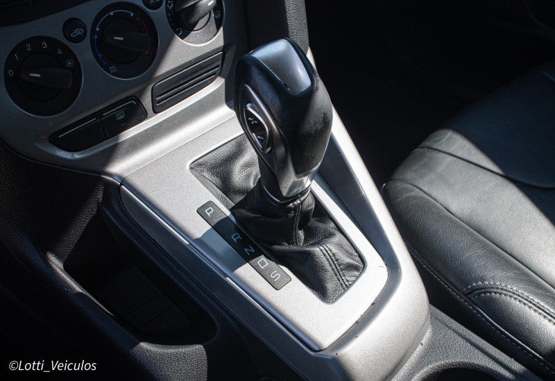 FOCUS 1.6 SE HATCH 16V FLEX 4P AUTOMÁTICO - 2014 - FARROUPILHA