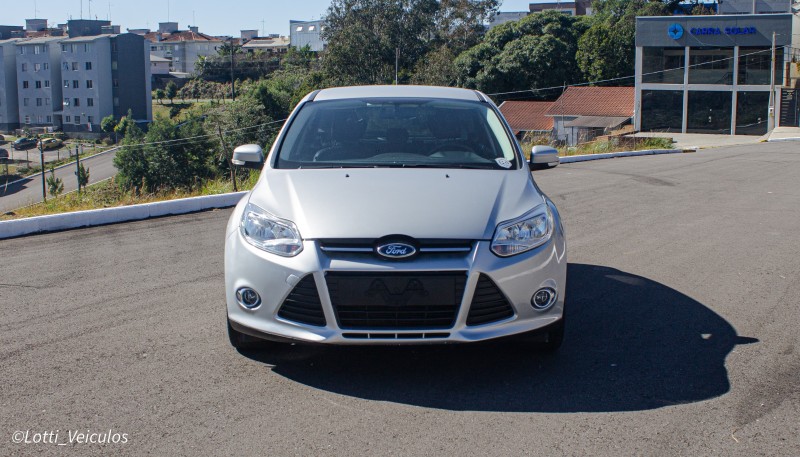 FOCUS 1.6 SE HATCH 16V FLEX 4P AUTOMÁTICO - 2014 - FARROUPILHA