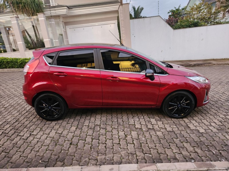 FIESTA 1.6 TITANIUM PLUS HATCH 16V FLEX 4P AUTOMÁTICO - 2018 - MONTENEGRO