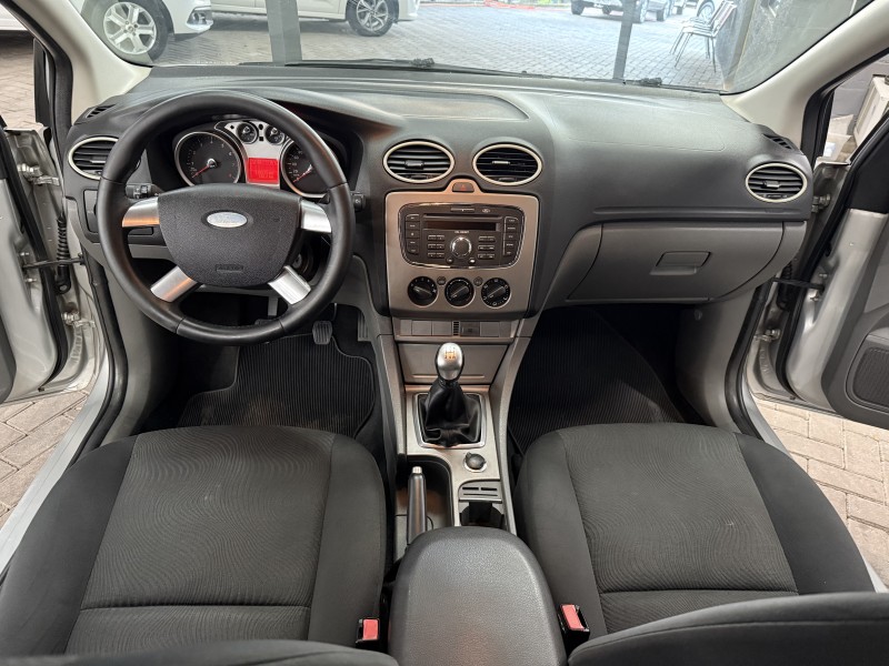 FOCUS 1.6 SE PLUS 16V FLEX 4P MANUAL - 2011 - CAXIAS DO SUL