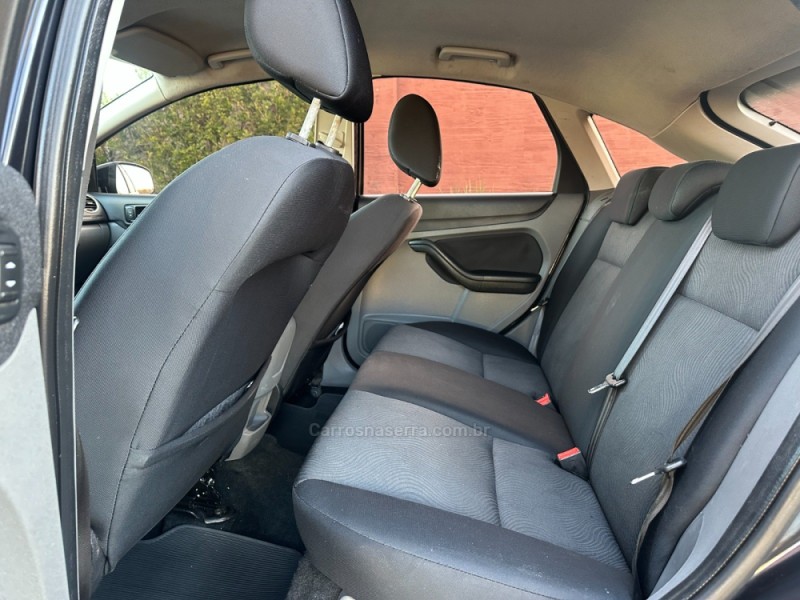 FOCUS 2.0 GHIA 16V FLEX 4P MANUAL - 2012 - SãO LEOPOLDO
