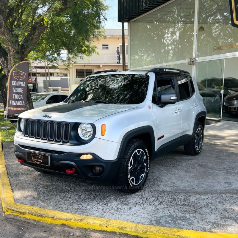 RENEGADE 2.0 16V TURBO DIESEL TRAILHAWK 4P 4X4 AUTOMÁTICO - 2016 - MONTENEGRO