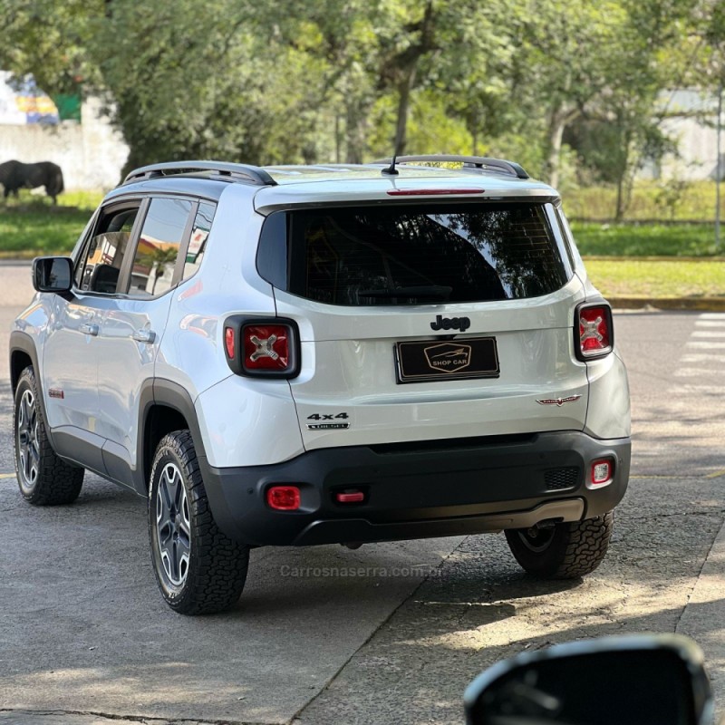 RENEGADE 2.0 16V TURBO DIESEL TRAILHAWK 4P 4X4 AUTOMÁTICO - 2016 - MONTENEGRO