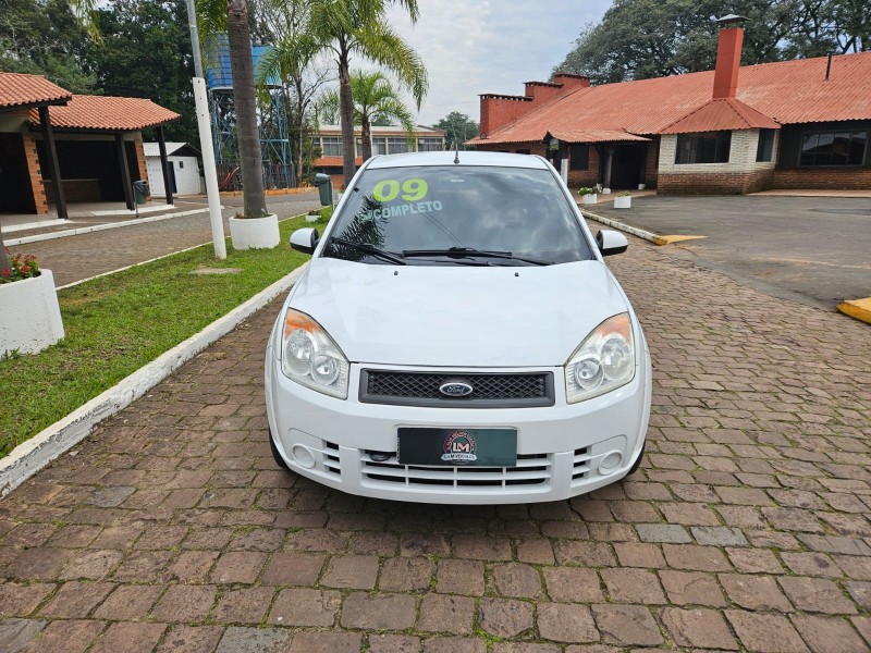 FIESTA 1.0 MPI HATCH 8V FLEX 4P MANUAL - 2009 - VENâNCIO AIRES
