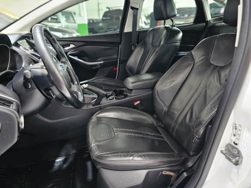 FOCUS 2.0 TITANIUM 16V FLEX 4P AUTOMÁTICO - 2015 - SAPUCAIA DO SUL