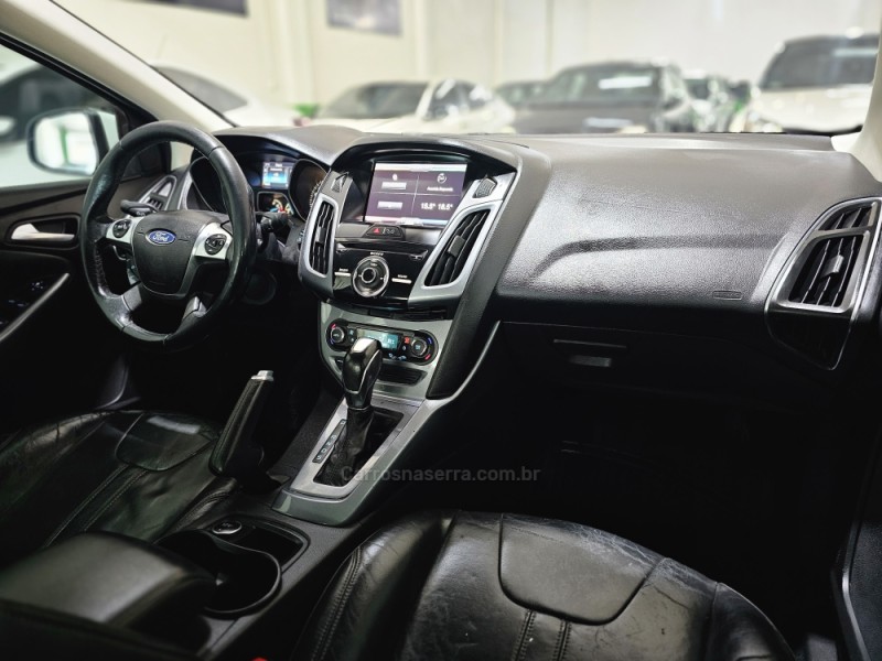 FOCUS 2.0 TITANIUM 16V FLEX 4P AUTOMÁTICO - 2015 - SAPUCAIA DO SUL
