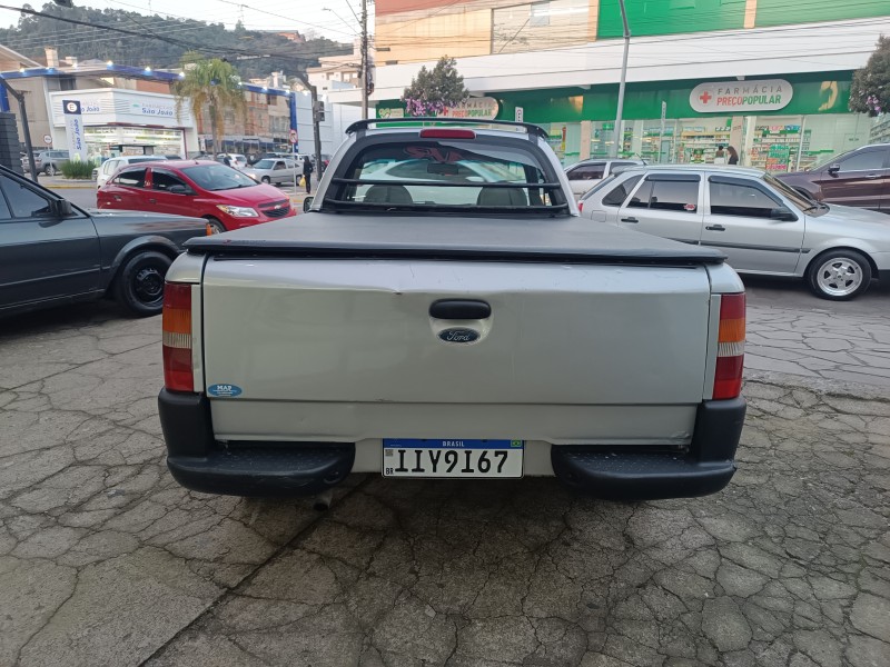 COURIER 1.3 MPI 8V GASOLINA 2P MANUAL - 1999 - FLORES DA CUNHA