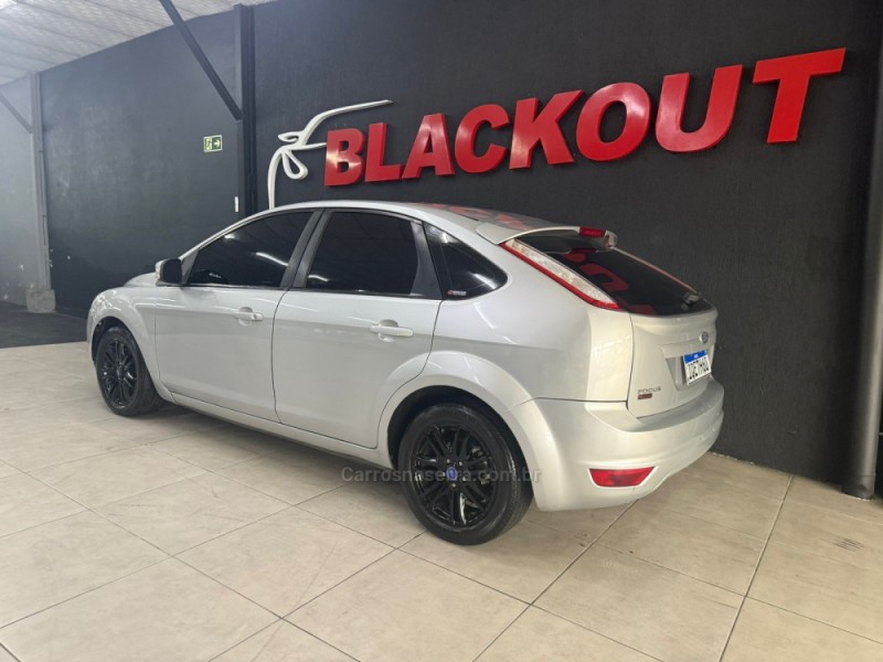 FOCUS 2.0 FC 16V GASOLINA 4P MANUAL - 2009 - CAMPO BOM