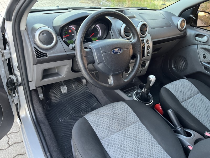 FIESTA 1.0 ROCAM SE 8V FLEX 4P MANUAL - 2014 - CAXIAS DO SUL