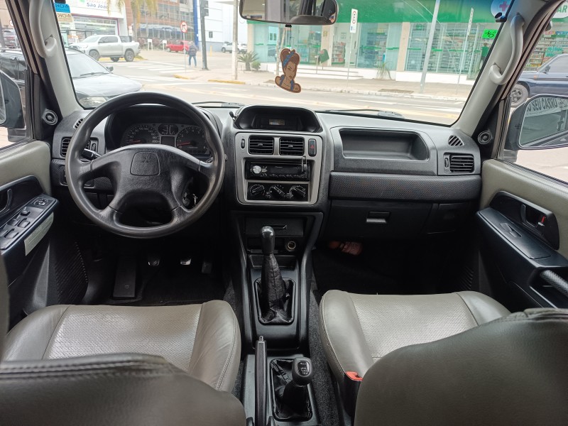 PAJERO TR4 2.0 4X4 16V 131CV GASOLINA 4P MANUAL - 2003 - FLORES DA CUNHA