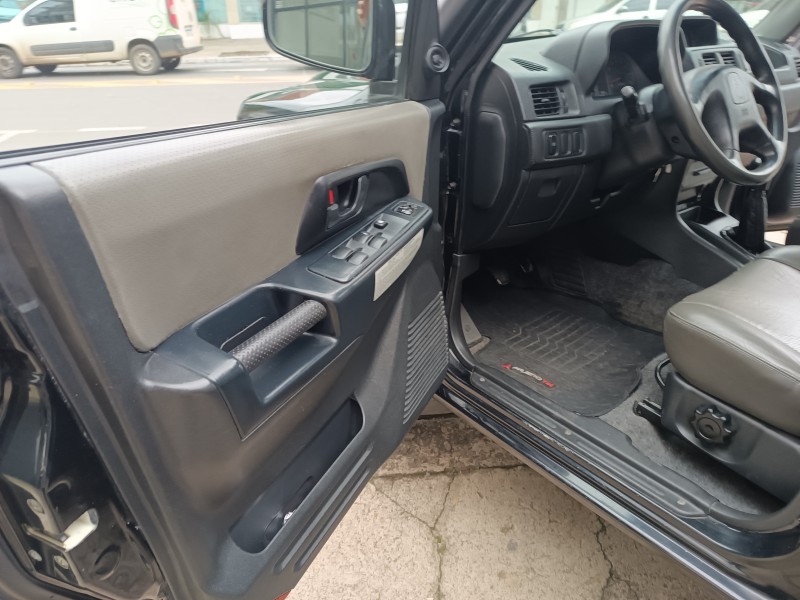 PAJERO TR4 2.0 4X4 16V 131CV GASOLINA 4P MANUAL - 2003 - FLORES DA CUNHA