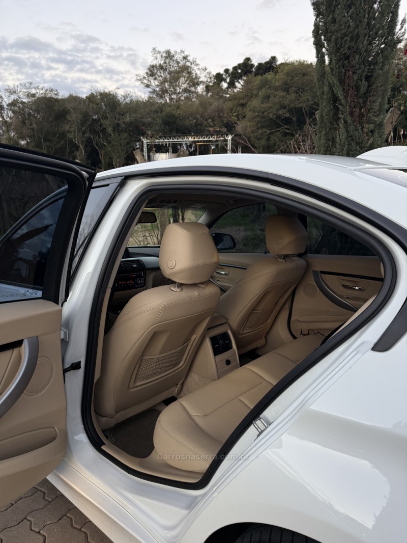 320I 2.0 SPORT 16V TURBO ACTIVE FLEX 4P AUTOMÁTICO - 2018 - CAXIAS DO SUL