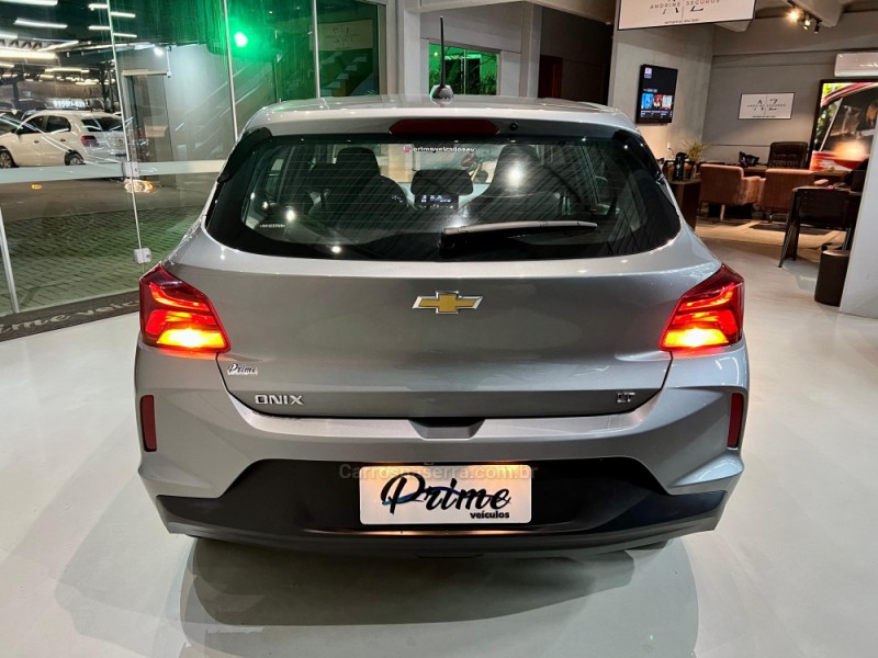 ONIX 1.0 LT 12V TURBO FLEX 4P MANUAL - 2024 - ESTâNCIA VELHA